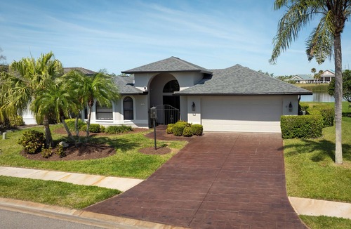 Tara Golf and Country Club House | Florida country club home, short drive to beaches, theme parks & golf