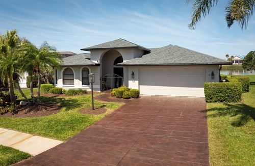Tara Golf and Country Club House | Florida country club home, short drive to beaches, theme parks & golf