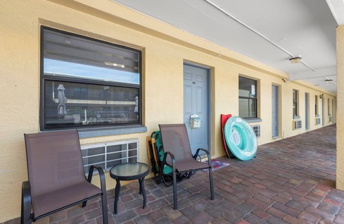 Redington Beach Condo | Florida Island Beauty @ the Beach @Heated Pool