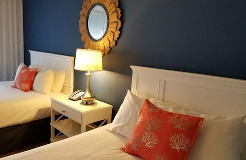 Marathon Resort | Florida Keys Escape! 2 Design Units, Pool, Tennis, Parking, Near Attractions