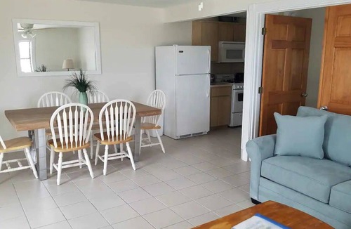 Little Torch Key Hotel | Florida Keys Water View w/Kitchen, Balcony, Pool & Beach Fun | Free-Breakfast