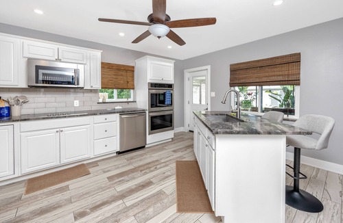 Bradenton House | Florida nest - summer house with heated swimming pool. Pet friendly.