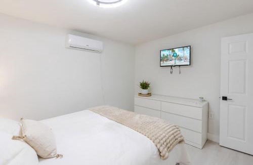 Fort Myers Apartment | Florida Paradyse ll 5 min downtown Cozy Modern