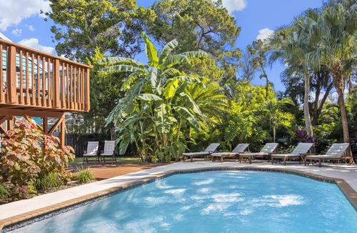 Bay Isle House | Floritas Key | Pet Friendly Home on Siesta Key w/ Large Heated Private Pool & Outdoor Area!