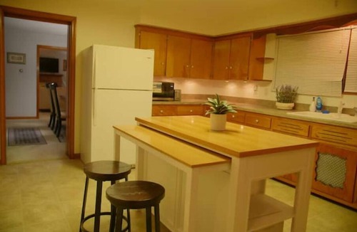 Wayne House | For 30 days and up. Spacious 4-bedroom house in awesome Wayne. 20 min to NYC.