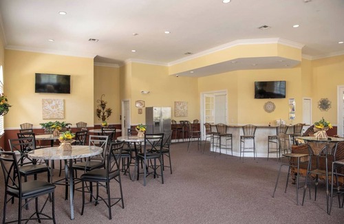 Iona Condo | Fort Myers Lakeside Retreat | Pool, Hot Tub & Beaches