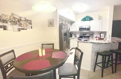 Iona Condo | Fort Myers Lakeside Retreat | Pool, Hot Tub & Beaches