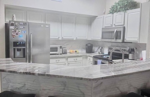 Iona Condo | Fort Myers Lakeside Retreat | Pool, Hot Tub & Beaches