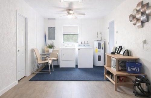 Fort Myers Shores House | Fort Myers Shores renovated Pet Friendly Boaters Paradise with Gulf Access
