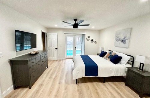 Buena Ventura Lakes House | FREE Heated Pool 9 minutes to MCO 15 minutes to Disney Sleeps 8