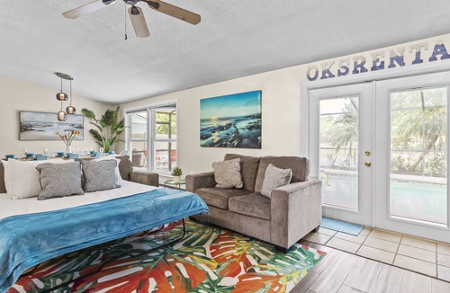 Ozona House | FREE Pool Heating! Pet-Friendly!!!SPECIAL PRICING 04/13-04/30 ONLY!!!