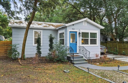 Old Seminole Heights House | Fresh Modern Home Nearby Busch Gardens, ZOO Tampa & More!