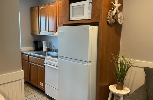 Wildwood Crest Condo | Freshly Updated Beachside Condo, Steps to Sand, Linens Included, Sleeps 4!