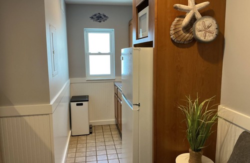 Wildwood Crest Condo | Freshly Updated Beachside Condo, Steps to Sand, Linens Included, Sleeps 4!