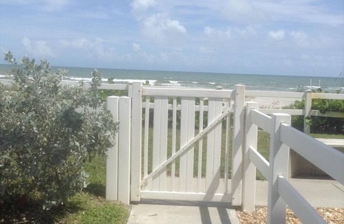 Crescent Beach Condo | FROM $483/Wk,BEST PRICE OCEANFRONT, 10 steps to quite beach,