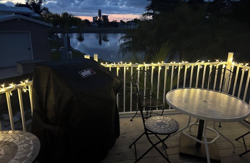 Fort Myers Beach House | Ft Myers Beach 2-bedroom, 2 bath home in over 55 manufactured home, gated.