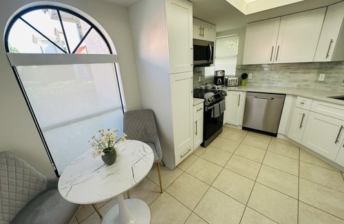Pelican Bay Condo | Full access to Pelican Bay.Renovated 3br/2bath.Covered lanai.Pool.Shops.Dining.