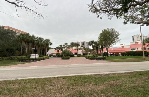 Pelican Bay Condo | Full access to Pelican Bay.Renovated 3br/2bath.Covered lanai.Pool.Shops.Dining.