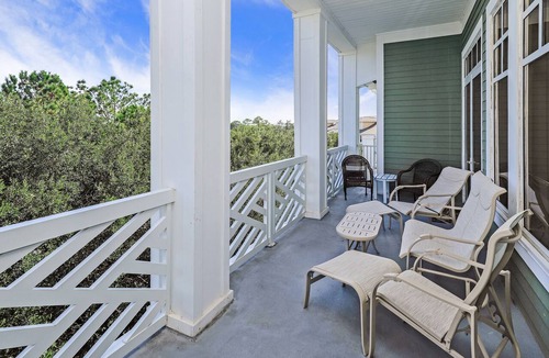Baytowne Wharf Condo | Full Kitchen ~ Private Balcony ~ Resort Pool
