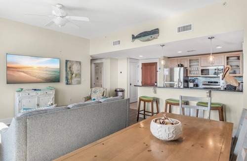 Baytowne Wharf Condo | Full Kitchen ~ Private Balcony ~ Resort Pool