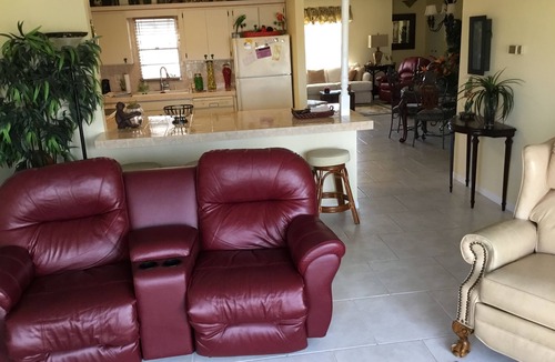 Sun City Center House | Fully furnished 2-bedroom house on Lake in Sun City Center, community pool