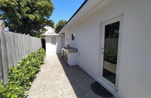 Flagami House | Fully renovated and 5 min away from Miami Airport