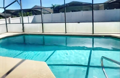 Vizcay House | Fully Renovated and Modern Pool Home Near Disney.