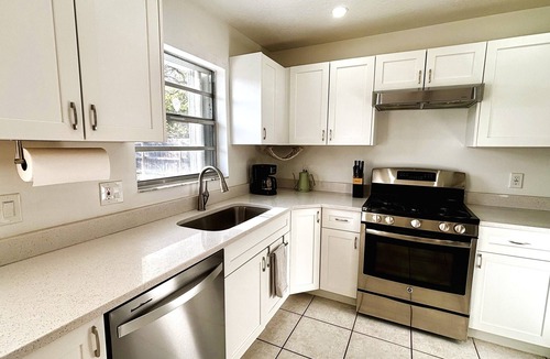 Melbourne House | Furnished 2BR/2BA Home w/Fenced Yard Near L3Harris, Hospital, & Beach