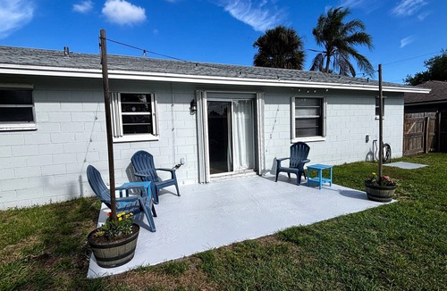 Melbourne House | Furnished 2BR/2BA Home w/Fenced Yard Near L3Harris, Hospital, & Beach