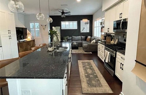 Downtown St. Petersburg House | Furnished Townhome with Sauna, Cold Plunge, and Hot tub. Short-term available