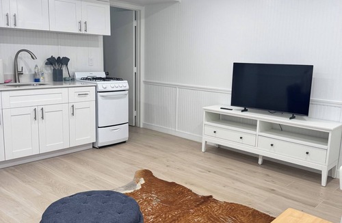 Layton Apartment | Furnished, updated 1-bedroom apartment in charming Layton ideal for snow-birds