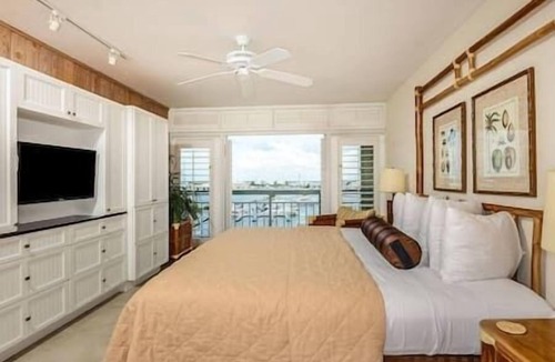 Historic Seaport Resort | Galleon Resort, Pool/Hot Tub, In Town, Marina