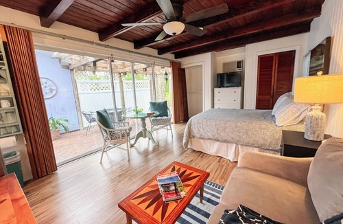 Siesta Key Apartment | Garden Terrace Studio Cottage - Walk To Siesta Beach & Village - Pets Welcome!