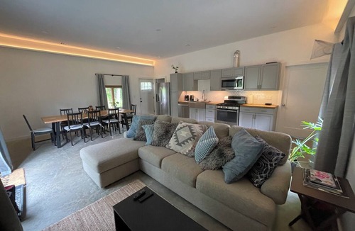 Wallkill House | Gardiner Forest Home on Awosting Preserve