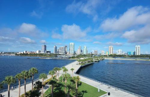 Highland Oaks House | Gated single family home downtown ST Petersburg, FL