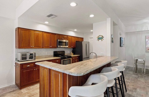 Naples Condo | Gateway to 10,000 Islands Boat Slip Included