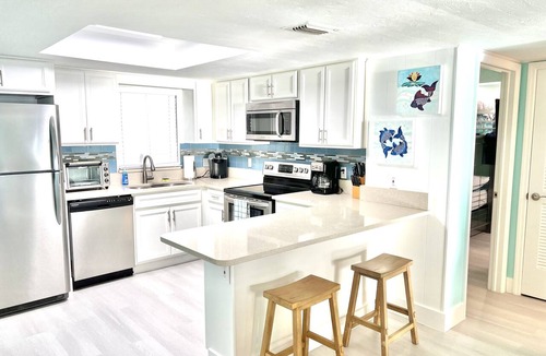 Fort Myers Beach Condo | Gateway Villas 397- Beachfront Bliss on the Gulf | 2 bed & 2 bath