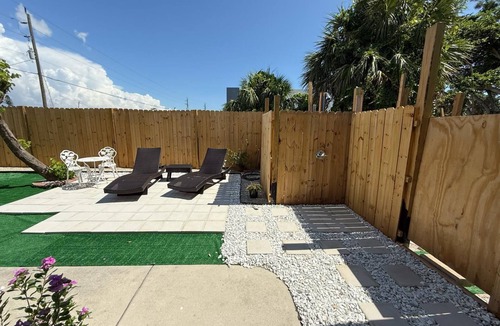 Vamo House | Getaway Catfish Creek and Private Room Near Beaches