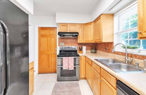 Clearwater House | Girls Getaway HQ, Heated Pool, 10 min to CL Beach