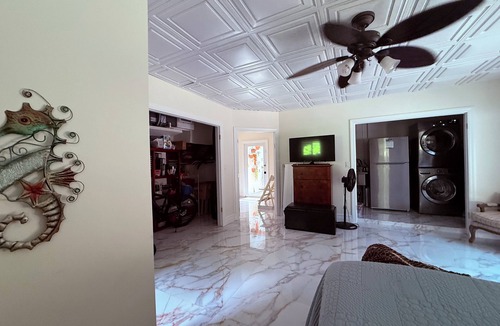 Ludlam Villa | Glamping Miami Farm area RV friendly between Kendall and Key Largo hookup ready!