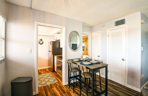 Venice Apartment | Glass Lanai - 7th Floor - On the Water