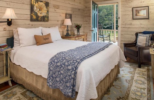Clarkesville Hotel | Glen-Ella Springs Hotel & Restaurant