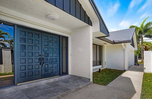 Florida North Atlantic Coast House | Go by land or sea to beautiful Juno Beach!