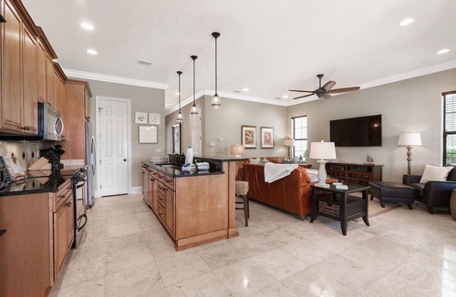 Villa Lago House | Golf Cart ☀️ 2 King Suites | Heated Pool | Lakeview Master | Beach Gear ☀️81 10-Star Reviews