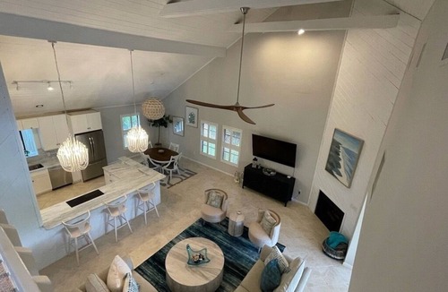 Sanibel House | Gorgeous canal front home east end Sanibel. Walk to beach, restaurants, biking.