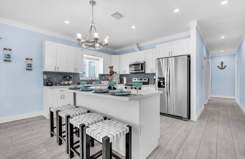 Key Largo House | GORGEOUS SEA THEMED 2 STORY HOME W/PRIVATE POOL AND BEACH ACCESS