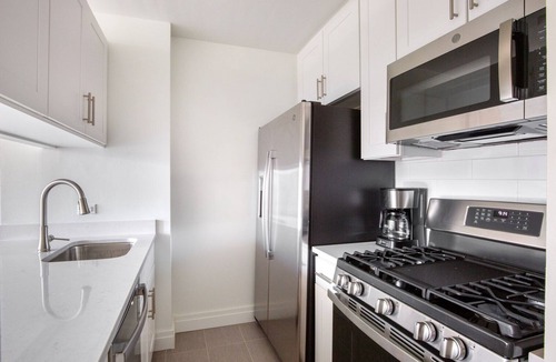 Upper East Side Apartment | Gorgeous Upper East Side 1BR w/Gym nr Met Museum, by Blueground
