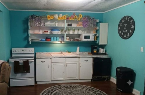 Fort Myers House | GpL 2828 Cranford | 3BR 2BA Family Home