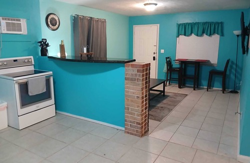 Pine Manor House | GpL 5542 Getaway with bright colors & full kitchen