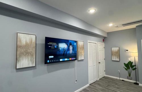 Ampere Apartment | Grand Deluxe 1BR Penthouse near Newark Airport BS1